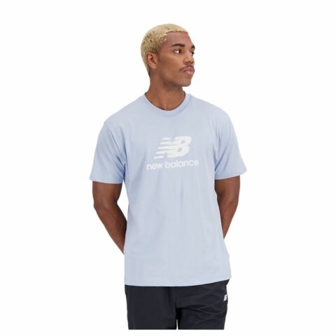 Ανδρική Μπλούζα με Κοντό Μανίκι New Balance Essentials Stacked Logo Ανοιχτό Μπλε