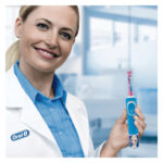 Ηλεκτρική οδοντόβουρτσα Frozen Oral-B D12 Vitality Plus Μπλε
