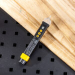 Non-contact voltage tester Deli Tools EDL8011