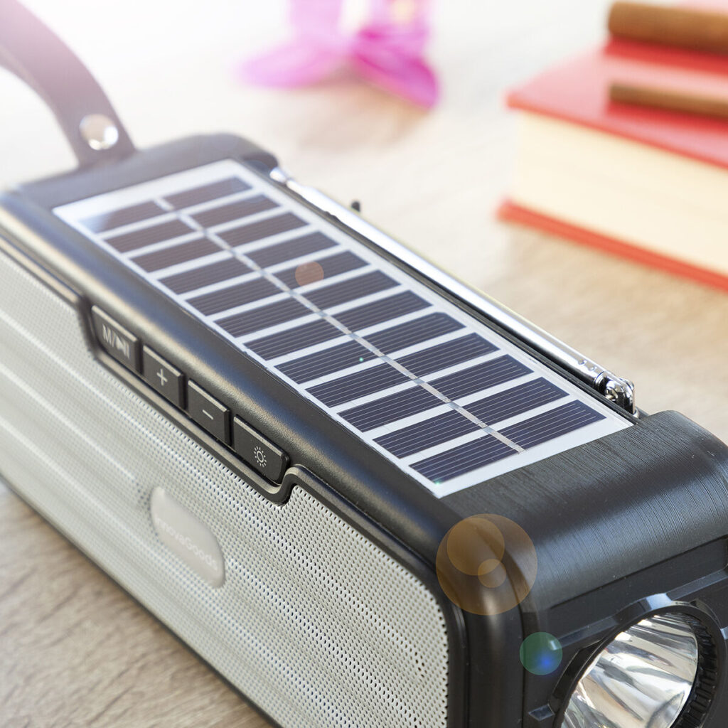 Ασύρματο Ηχείο με Ηλιακή Φόρτιση και Φακό LED Sunker InnovaGoods