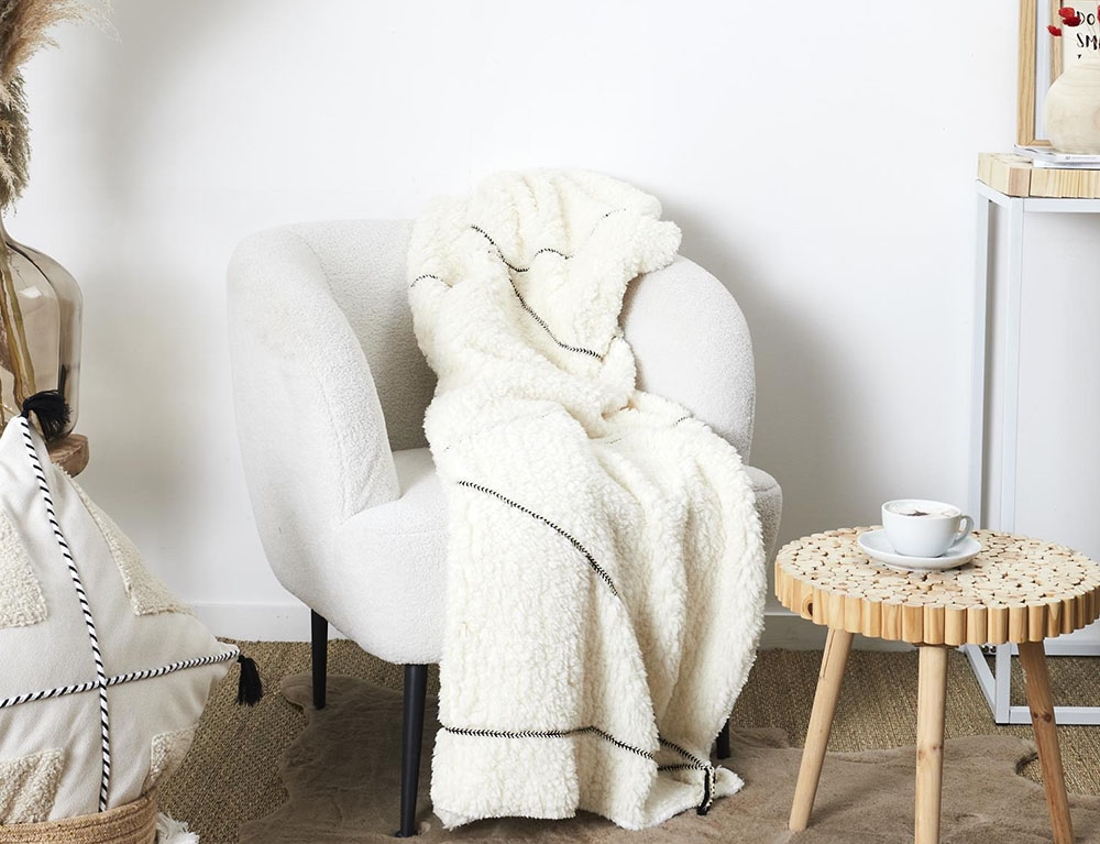 Κουβέρτες & Ριχτάρια White Sherpa Plaid With Triangle Pattern 130X160Cm