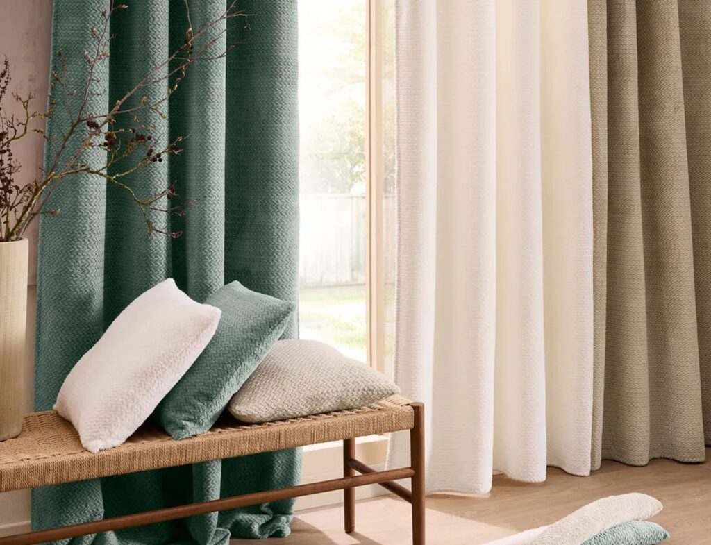Κουρτίνες & Κουρτινόξυλα Curtain With Eyelets 140 X 240 Cm Plain Embossed F