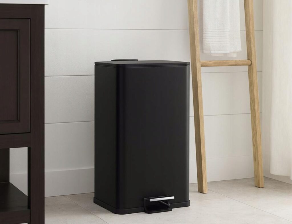 Κάδοι Απορριμάτων Pedal Bin Iron 30L Black Clr